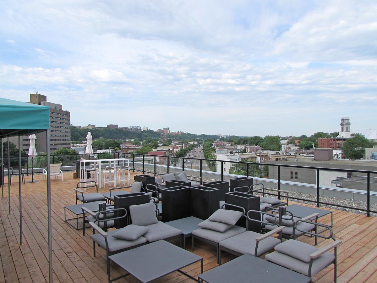 Апартаменти Aux Havres Urbains - Le Penthouse Du Kameleon Квебек Екстер'єр фото